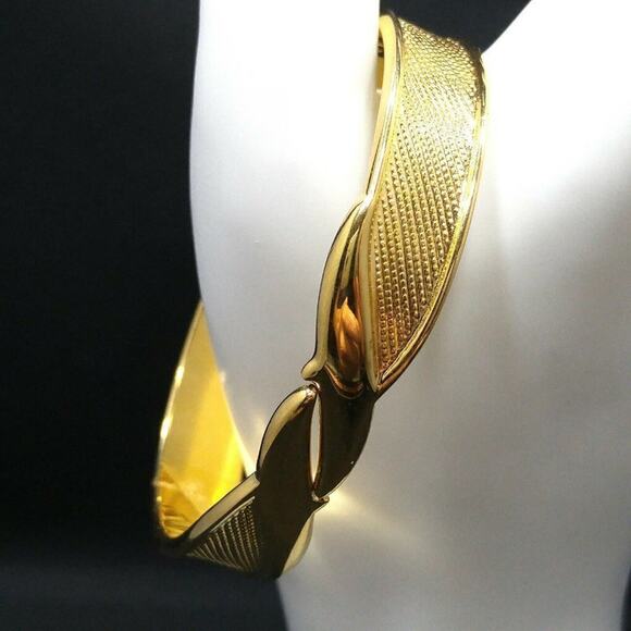 Vintage MONET Gold Plated Textured Hinged Cuff Style Bracelet, 6 1/2 Inches - Picture 8 of 11